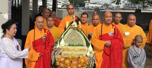 600808 พมชะเอมรับพระธรรมาจารย์ ฮุ่ย กวง0