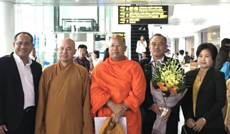610905 รอง กต ไปฮานอย หารือพระธรรมาจารย์ ดร.ติช ดั๊ก เตียน 0